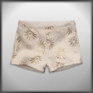 Abercrombie & Fitch Gold Detailed Short